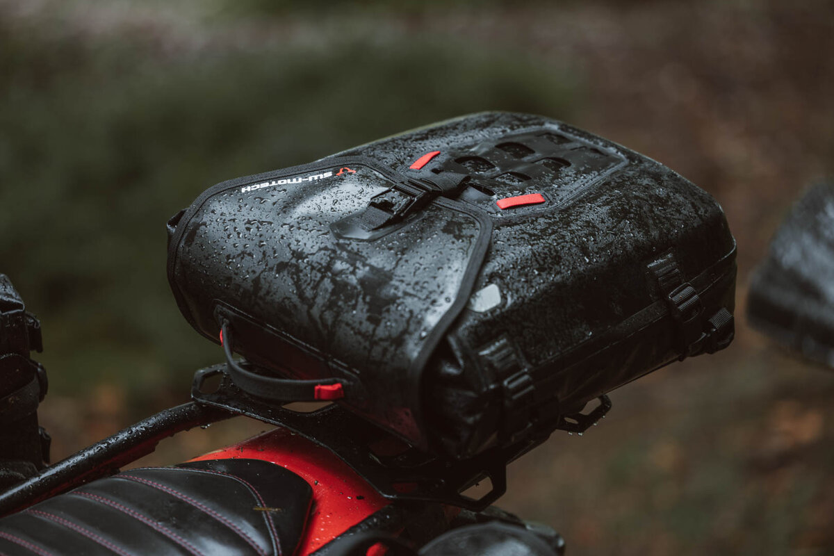SW-Motech SysBag WP M con piastra di adattamento destra per Honda XL 750 Transalp (23-) SW-Motech