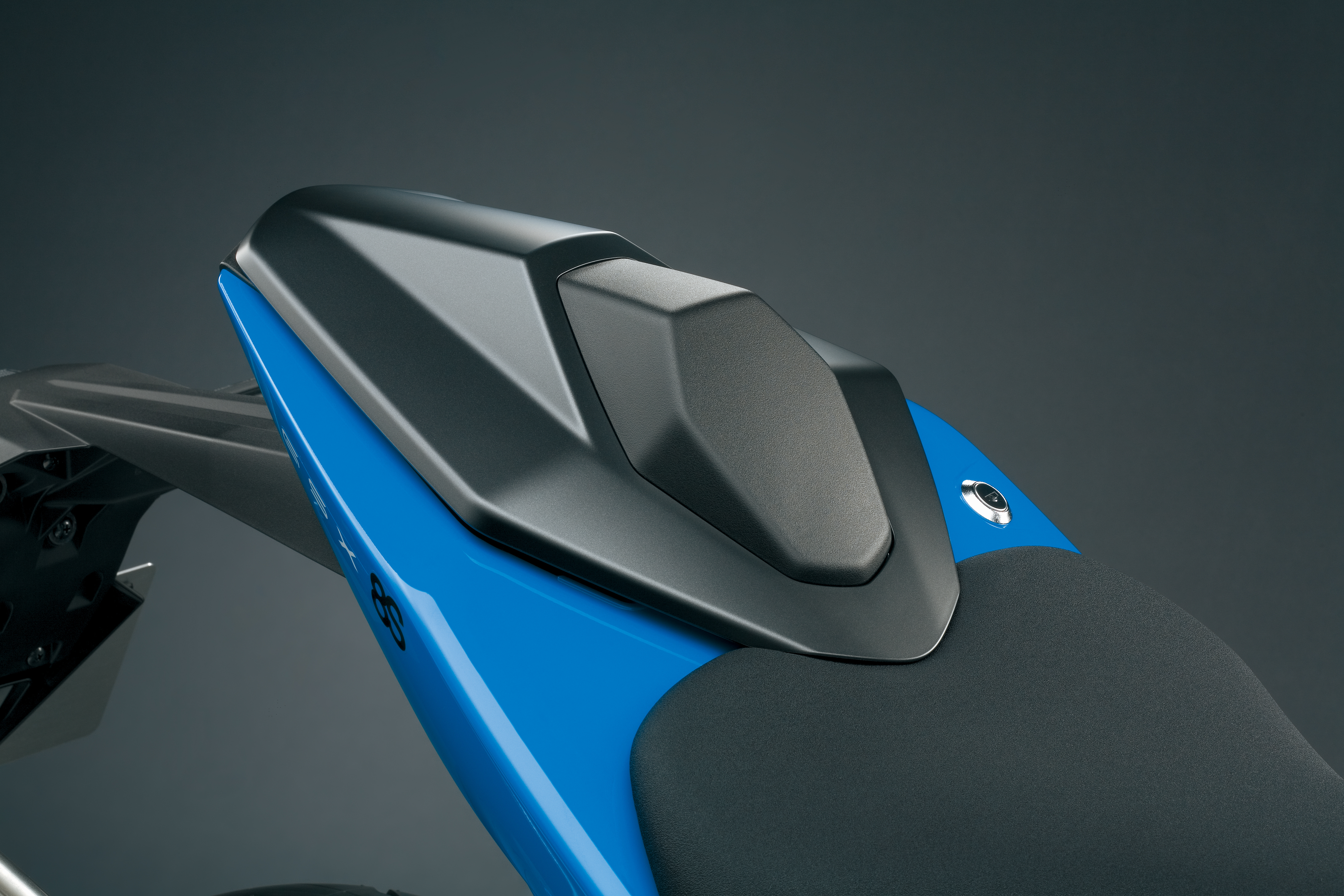 Copripedina per Suzuki GSX-8S 2023- Accessori originali