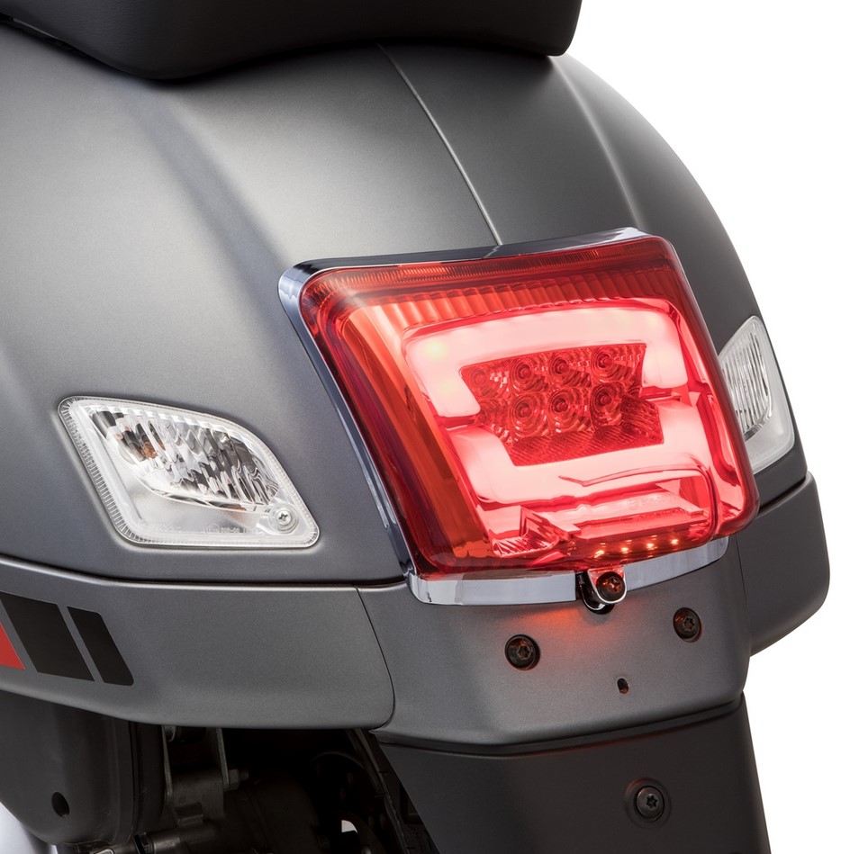 Fanale posteriore a LED per Vespa GTS/GTS Super/GTV/GT 60 125-300cc (-'13), rosso