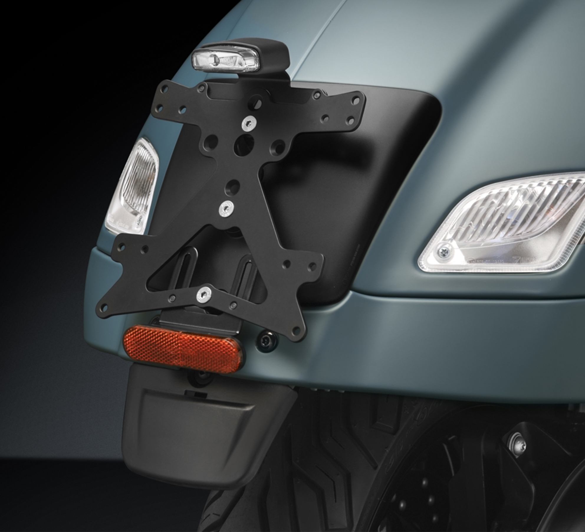 Fanale posteriore portatarga RIZOMA per Vespa GTS/​GTS Super/​GTV/​GT 60/​GT L 125-300ccm 4T LC