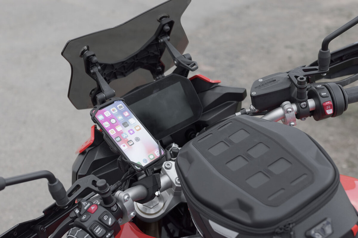 Kit universale per navigatore satellitare con supporto per smartphone T-Lock. Incluso braccio di fissaggio da 2". Per filettatura del manubrio/specchio