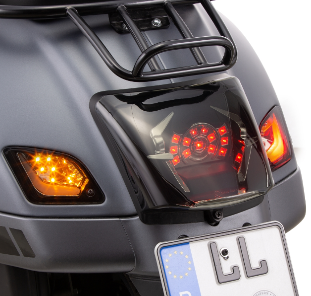 Kit indicatori di direzione anteriori e posteriori per Vespa GTS/GTS Super/GTV 125-300cc ('14-), colorati