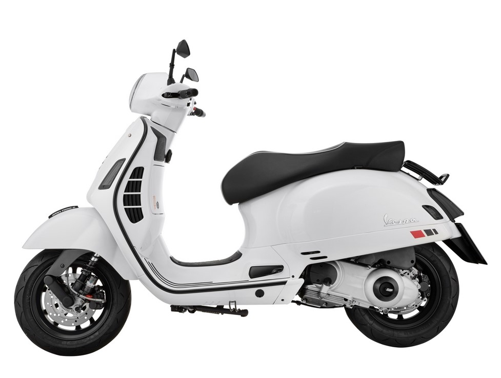 Fanale posteriore per Vespa GTS/GTS Super/GTV 125-300cc ('14-'18), rivestito in carbonio