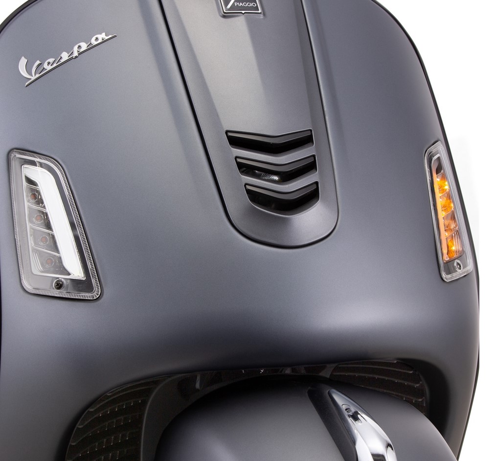 Kit indicatore di direzione anteriore destro/sinistro per Vespa GTS/GTS Super/GTV/GT 60/GT/GT L ('03-'13), trasparente