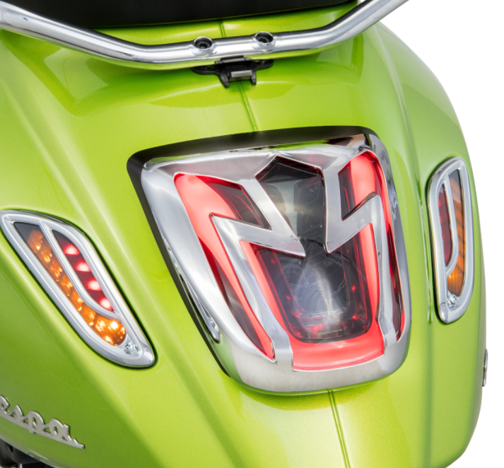 Fanale posteriore per Vespa Primavera/​Sprint 50-150ccm 2T/​4T AC, cromato
