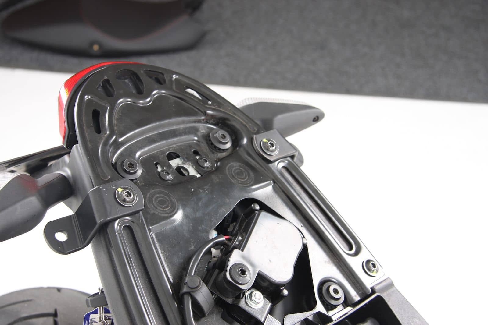Portapacchi laterale C-Bow nero per Ducati Monster 1100 Evo (11-13) Hepco & Becker