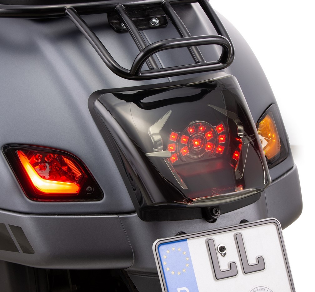 Kit indicatore di direzione posteriore destro/sinistro per Vespa GTS/GTS Super/GTV/GT 60/GT/GT L ('03-'13), colorato