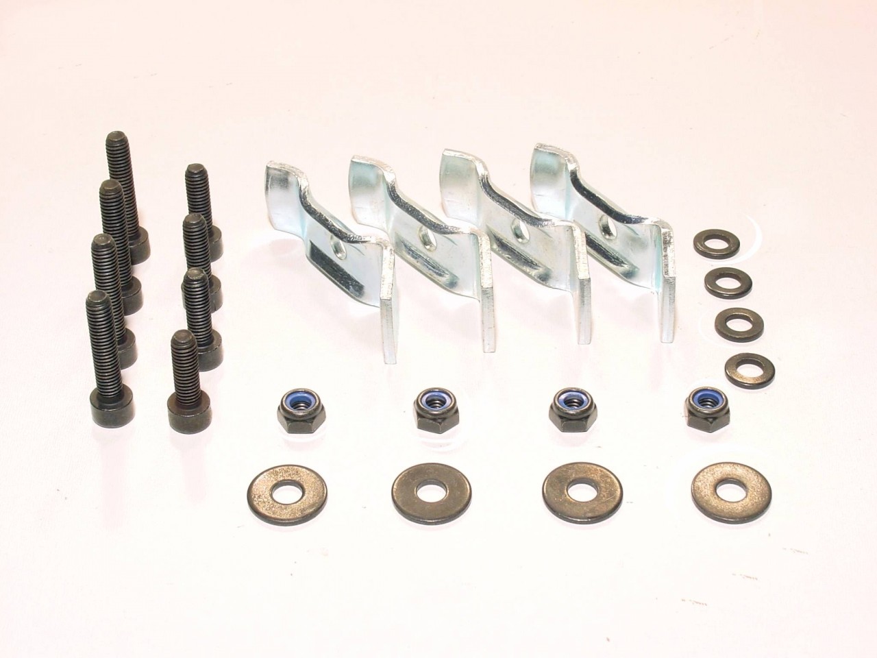 Kit di fissaggio Shad D1B40BOR per la piastra di supporto del bauletto