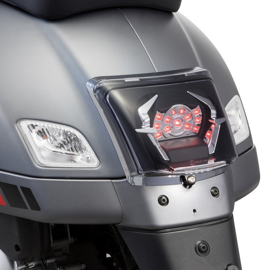 Fanale posteriore MK II LED per Vespa GTS/GTS Super/GTV/GT 60 125-300cc (-'13), trasparente