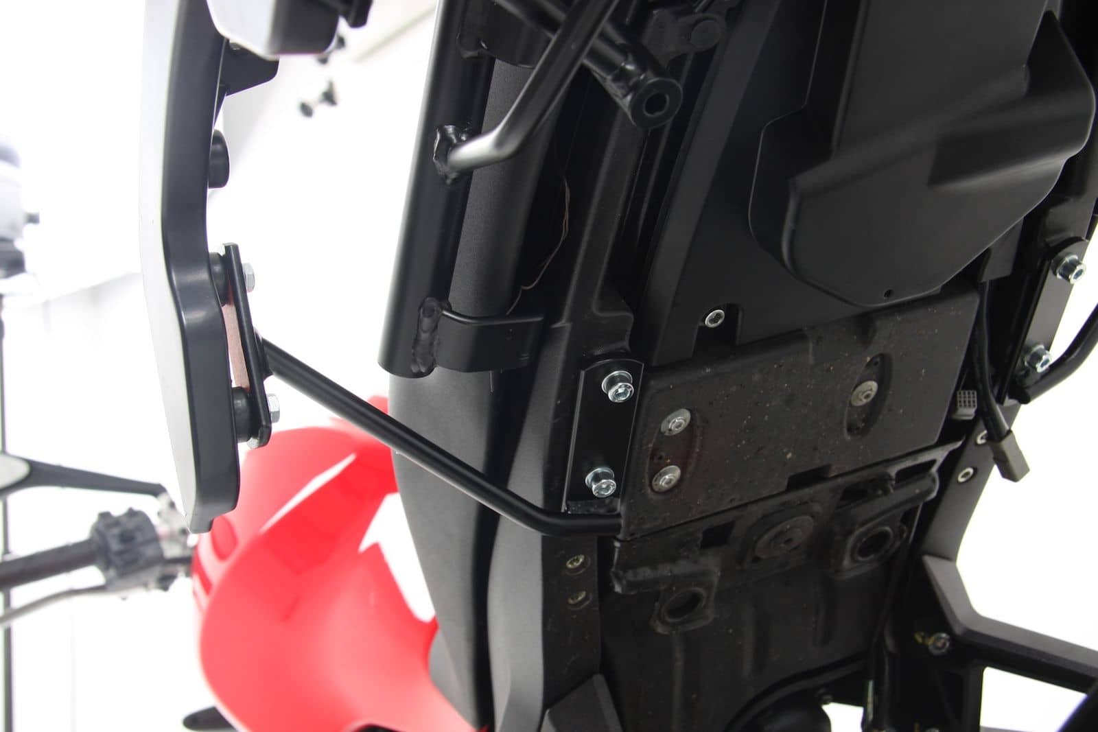 Portapacchi laterale C-Bow nero per Ducati Monster 1100 Evo (11-13) Hepco & Becker
