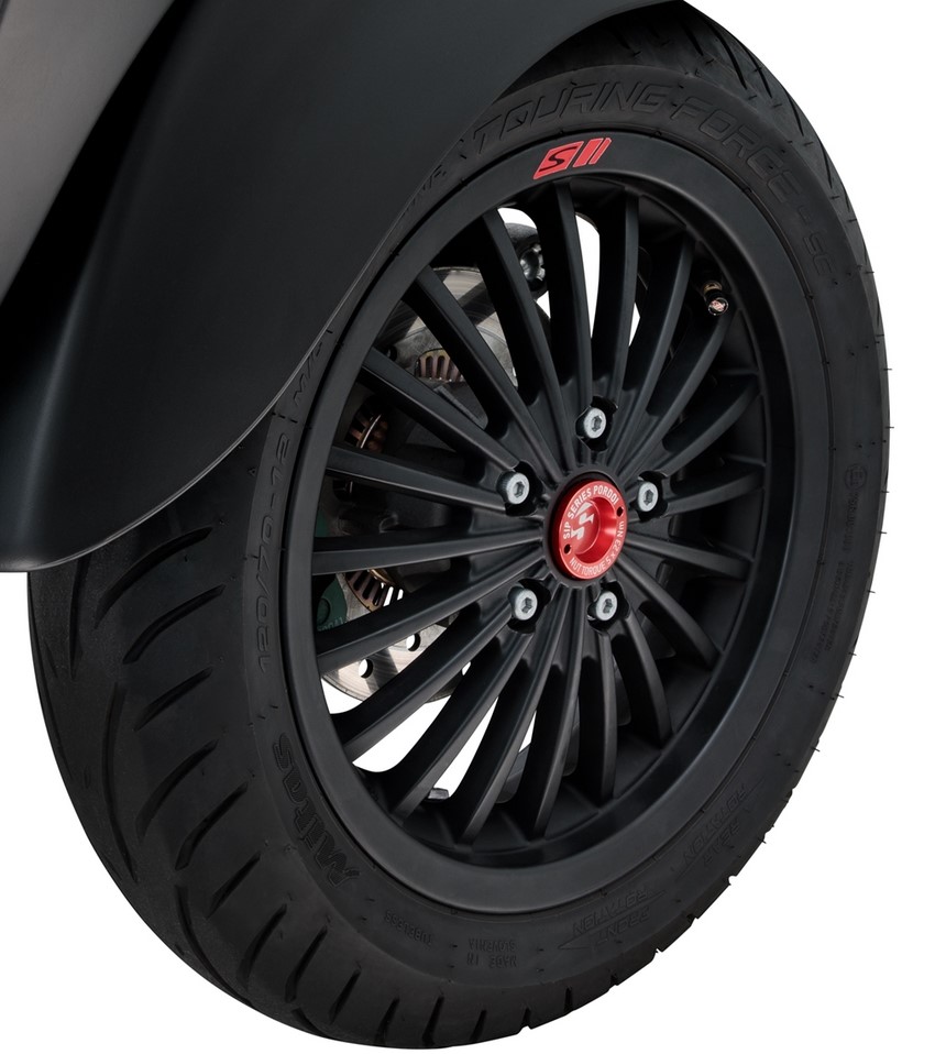 Parapolvere anteriore cerchio 12" per Vespa GTS/GTS Super/GTV/GT 125-300cc, rosso
