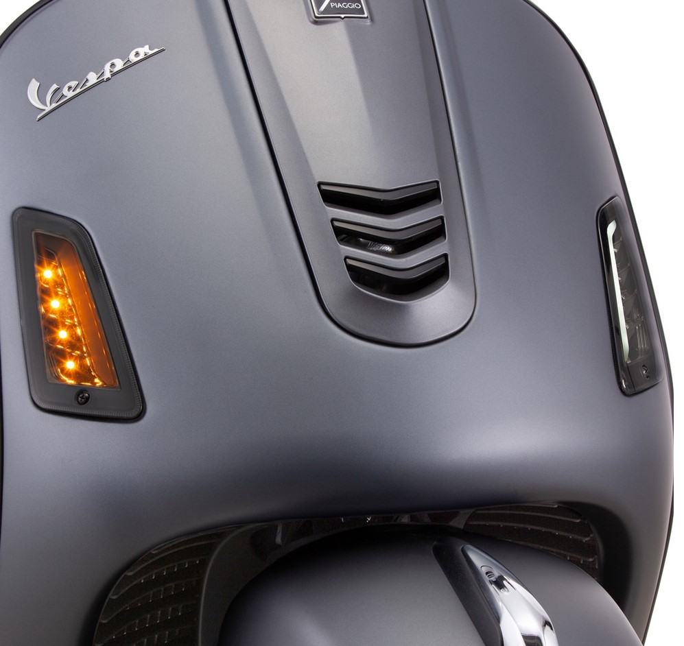Kit indicatori di direzione anteriori e posteriori per Vespa GTS/GTS Super/GTV/GT 60/GT/GT L ('03-'13), colorati