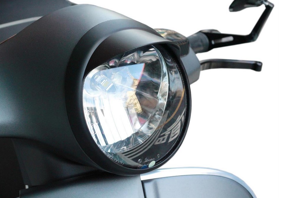 Anello lampada per Vespa GTS/GTS Super/GT/GT L 125-300cc, nero opaco