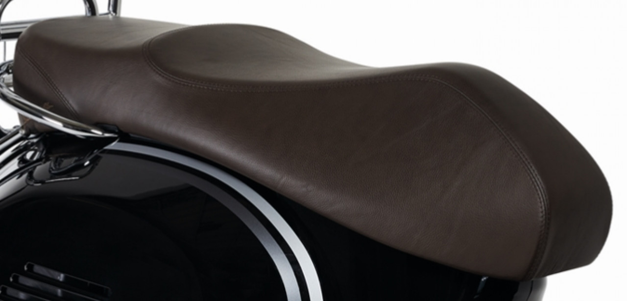 Sella originale per Vespa GTS in vera pelle marrone