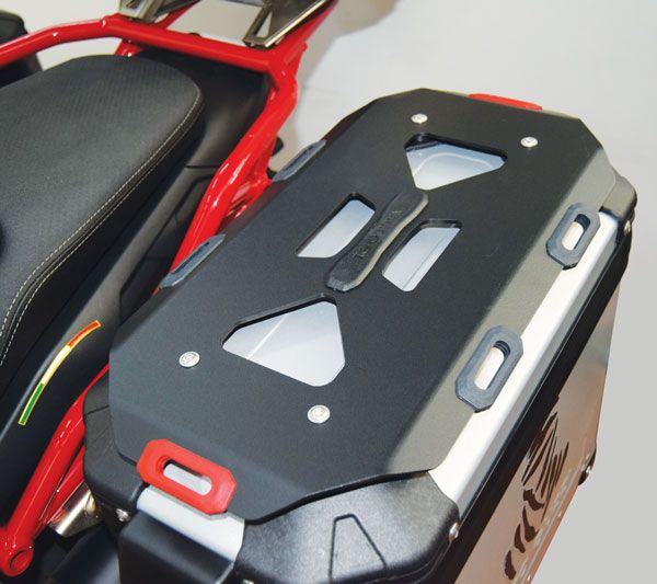 Coppia di portapacchi per valigie laterali originali per Moto Guzzi V85 TT