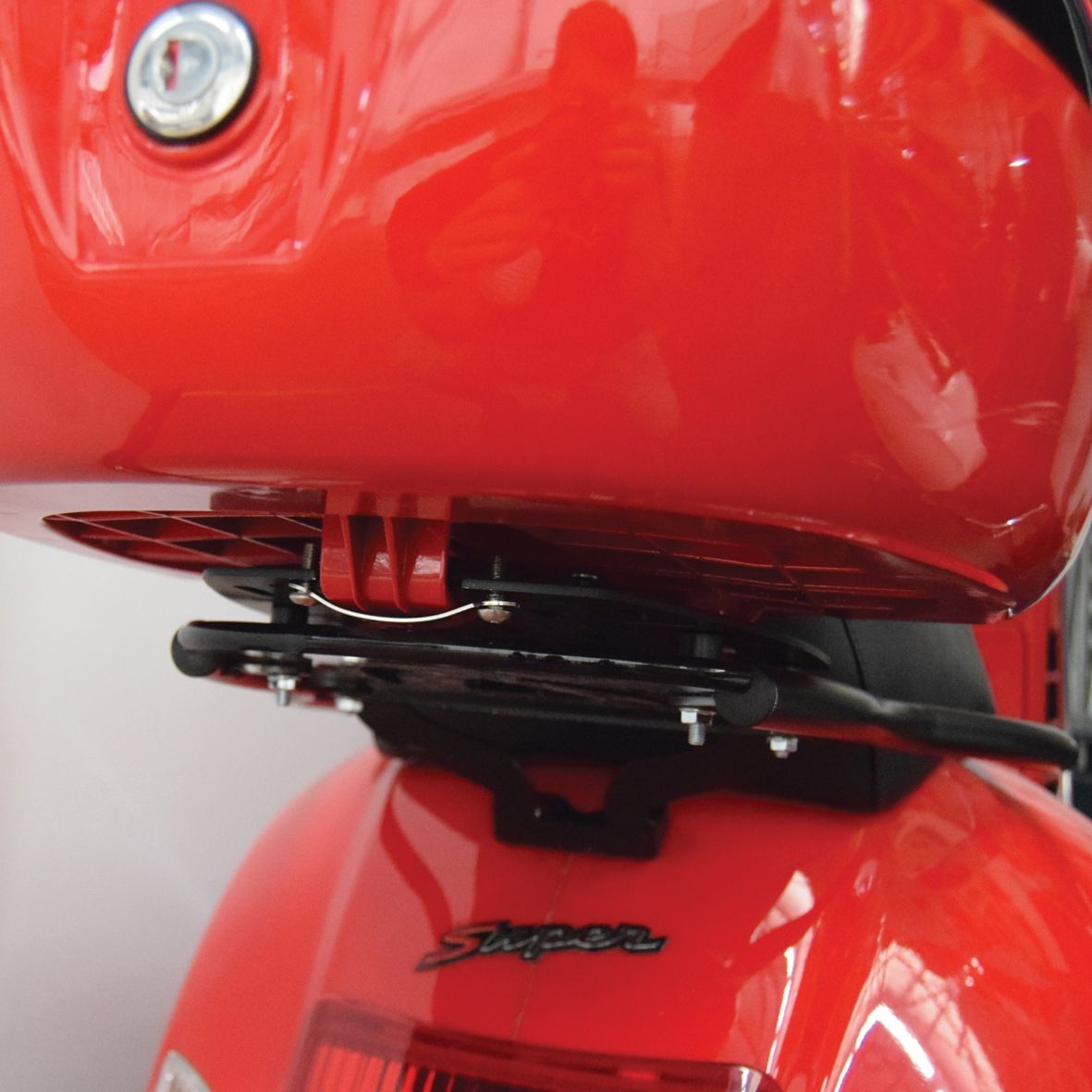 Portapacchi per Vespa Sprint e Vespa Primavera - Isotta