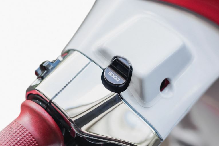 Copriforo per specchietto destro e sinistro SOCA per Vespa Primavera/Sprint/Elettrica 50-150cc, nero