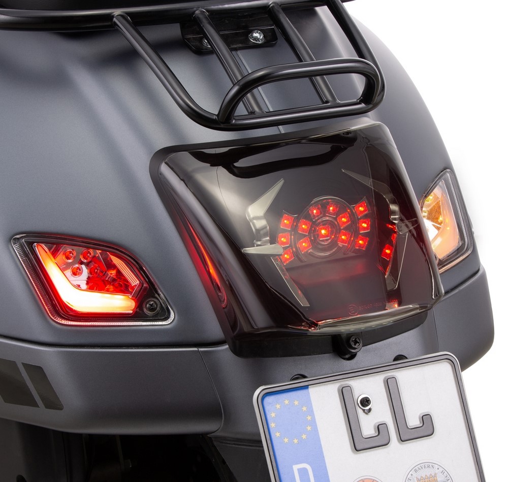 Kit indicatore di direzione posteriore destro/sinistro per Vespa GTS/GTS Super/GTV/GT 60/GT/GT L ('03-'13), trasparente
