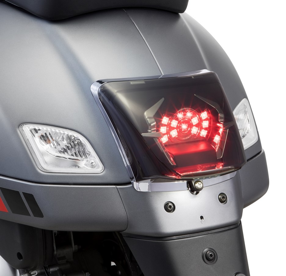 Trasformazione fanale posteriore per Vespa GTS/GTS Super/GTV 125-300cc ('14-'18), cromato