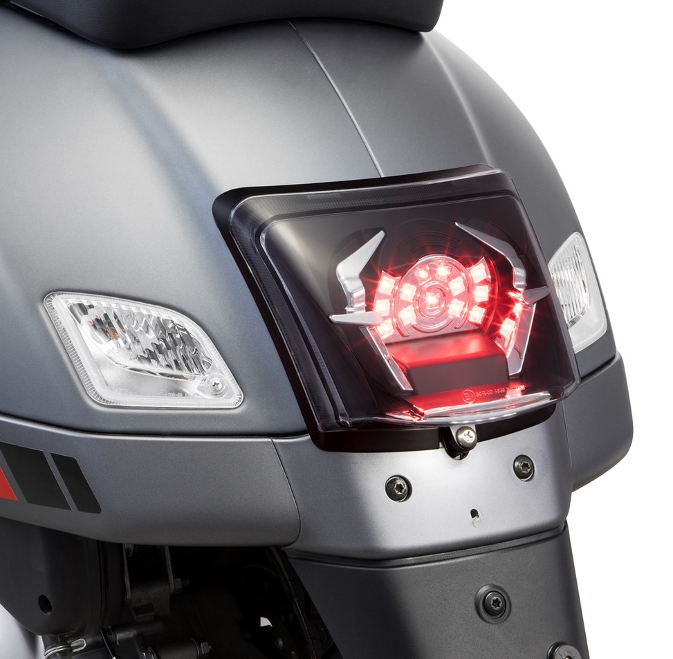 Fanale posteriore MK II LED per Vespa GTS/GTS Super/GTV/GT 60 125-300cc (-'13), trasparente