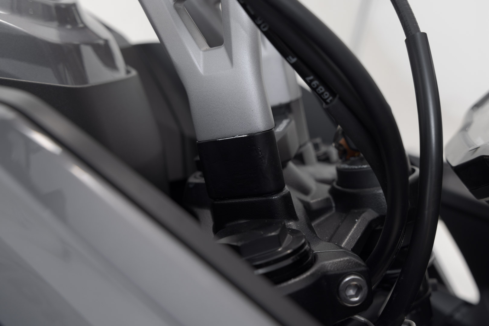 Barra antiurto per Aprilia Tuareg 660 (21-) SW Motech
