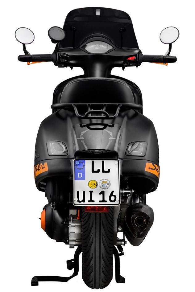 Kit indicatori di direzione posteriori destro/sinistro per Vespa GTS/GTS Super/GTV 125-300cc ('14-), oscurati