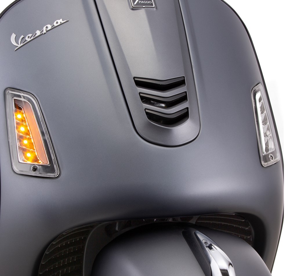Kit indicatore di direzione anteriore destro/sinistro per Vespa GTS/GTS Super/GTV/GT 60/GT/GT L ('03-'13), trasparente
