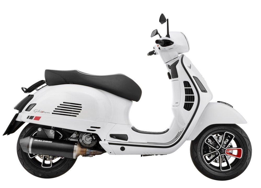 Portapacchi posteriore anni '70 per Vespa GTS / GTS Super HPE 125-300 ('19-), nero lucido