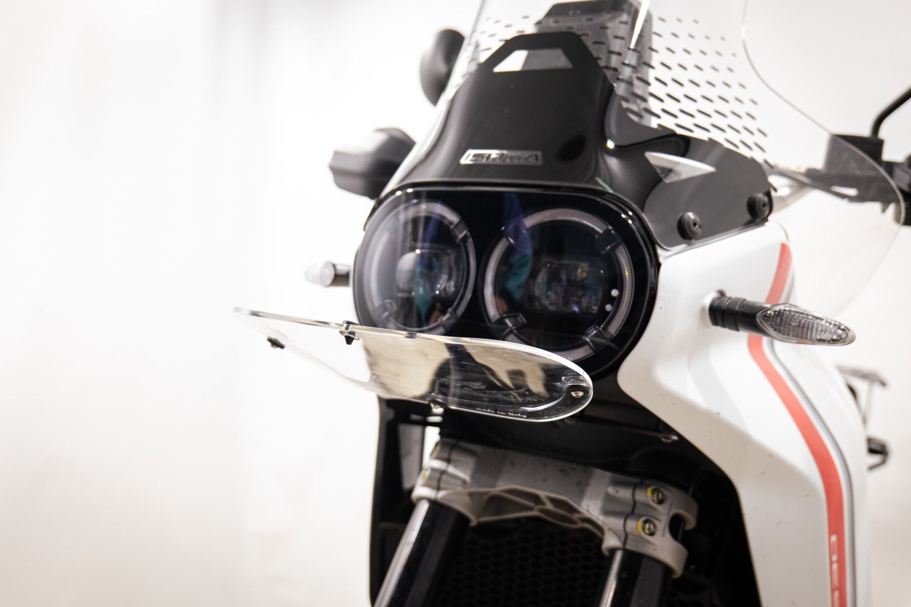 Protezione faro in PMMA per Ducati DesertX