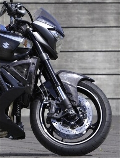 Copriruota anteriore, carbonio per Suzuki GSX1300 B-King BJ. 2008-2011
