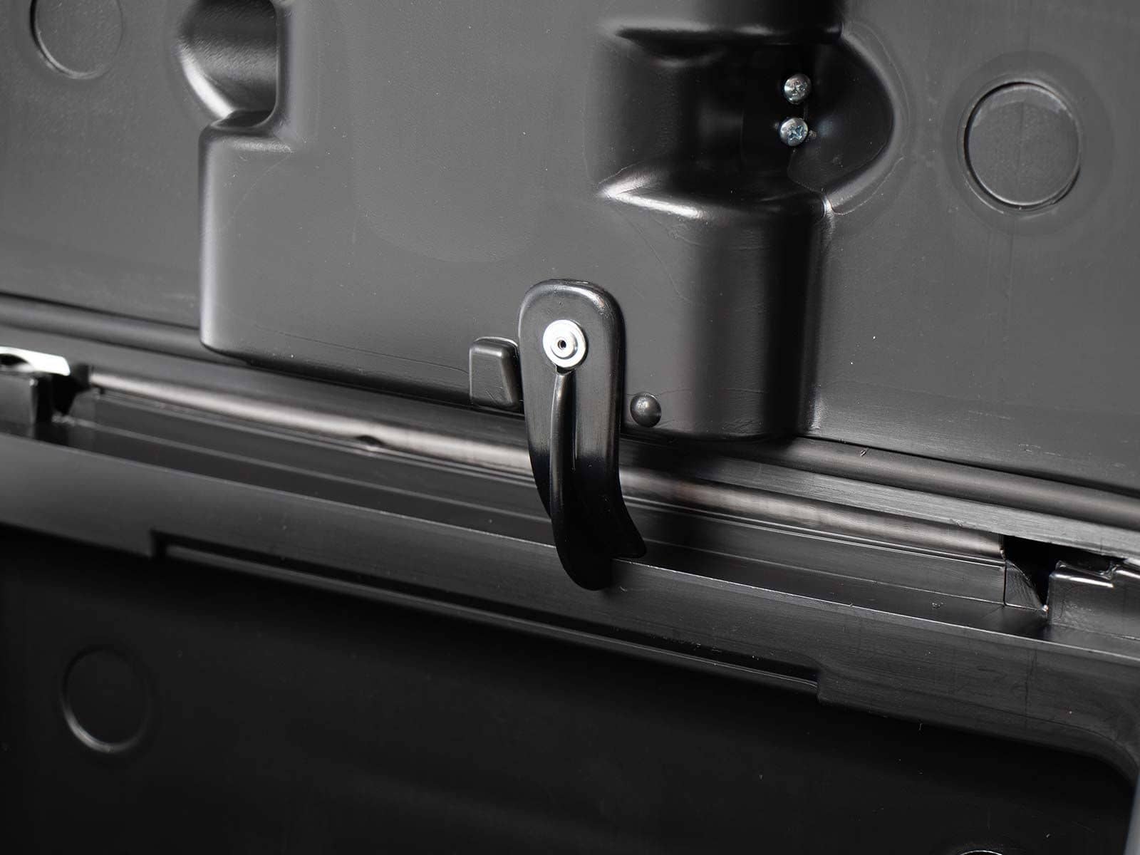 Set di valigie Gobi Black Edition con gancio per bagagli Hepco & Becker