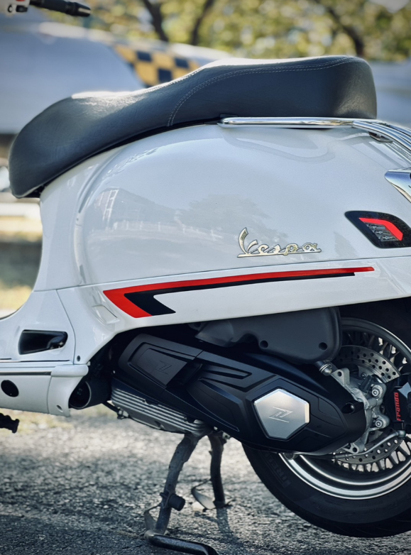 Coprivaso ZELIONI per Vespa GTS/GTS Super/GTV HPE 300cc, nero opaco
