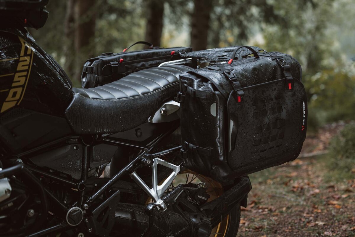 SW-Motech SysBag WP L con piastra di adattamento destra per Honda XL 750 Transalp (23-) SW-Motech