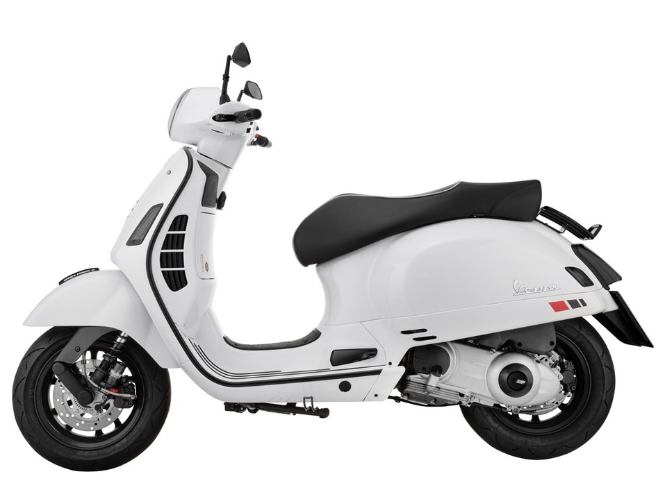 Fanale posteriore per Vespa GTS/GTS Super/GTV 125-300cc ('14-'18), nero opaco
