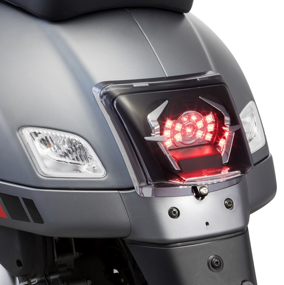 Fanale posteriore MK II LED per Vespa GTS/GTS Super/GTV/GT 60 125-300cc (-'13), trasparente