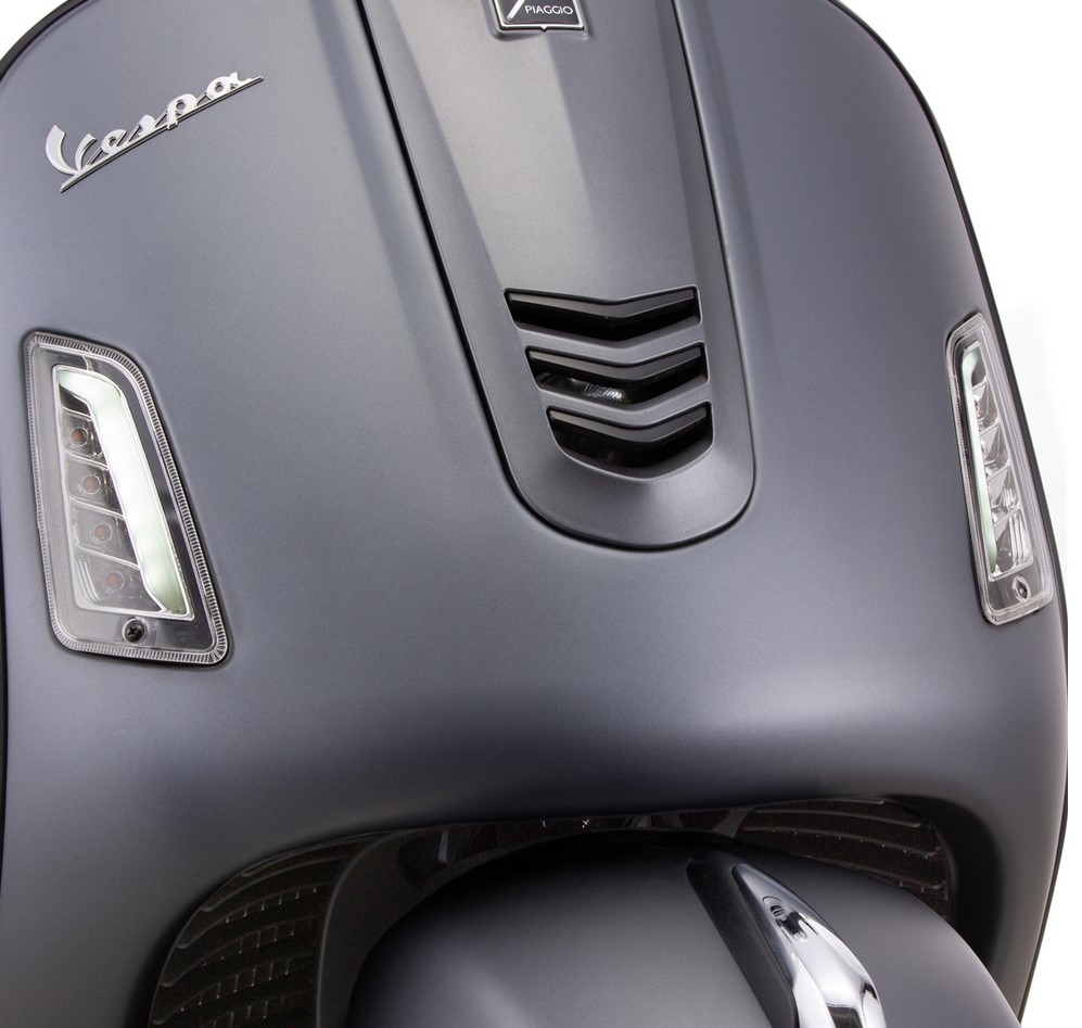 Kit indicatore di direzione anteriore destro/sinistro per Vespa GTS/GTS Super/GTV/GT 60/GT/GT L ('03-'13), trasparente