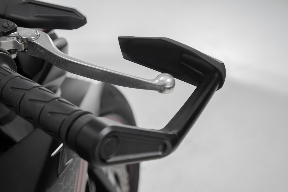 Protezione leva SW-Motech con deflettore per Kawasaki Z 1100 /SE (26-) / Z 650 S (26-)