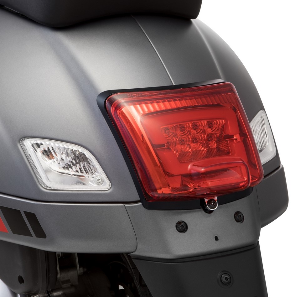 Fanale posteriore a LED per Vespa GTS/GTS Super/GTV/GT 60 125-300cc (-'13), rosso