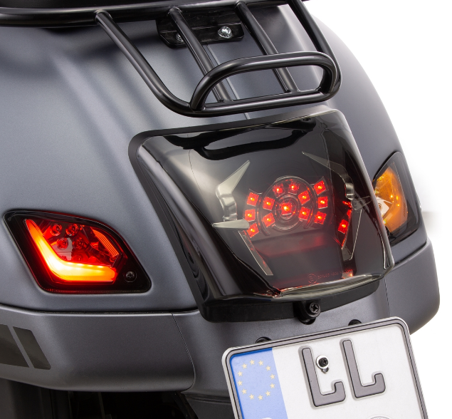 Kit indicatori di direzione anteriori e posteriori per Vespa GTS/GTS Super/GTV 125-300cc ('14-), colorati