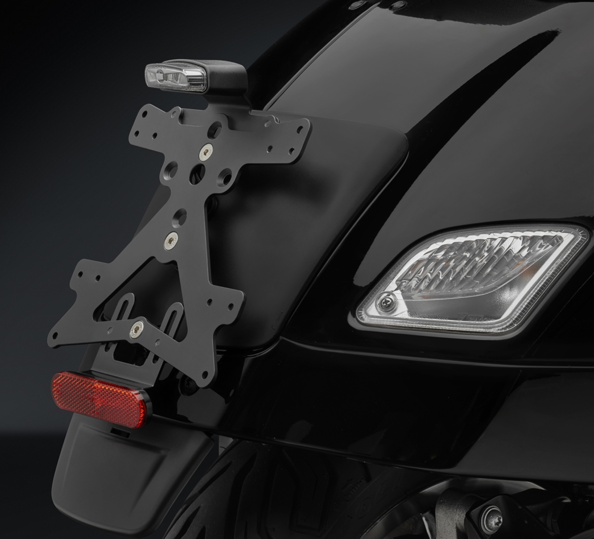 Fanale posteriore portatarga RIZOMA per Vespa GTS/​GTS Super/​GTV/​GT 60/​GT L 125-300ccm 4T LC